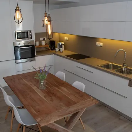 Urban 35 Apartment *
